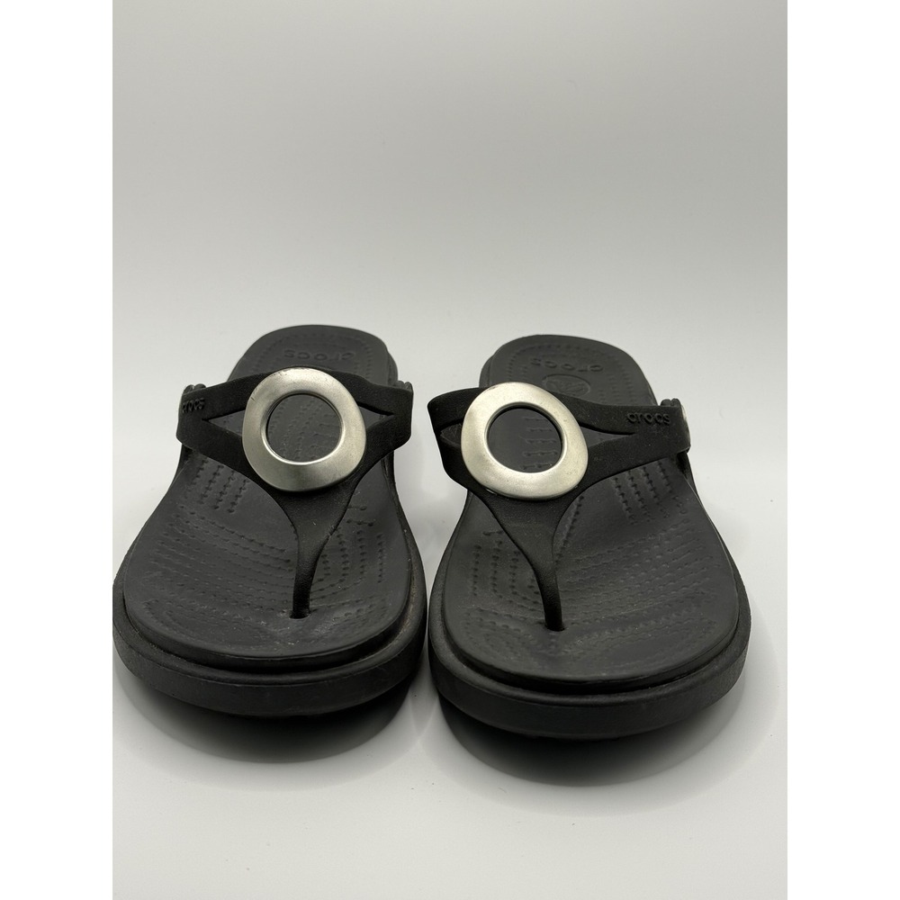 Croc's Sanrah Black Wedge Silver Circle Thong Flip Flop Sandal Women's Sz 7 Shoe